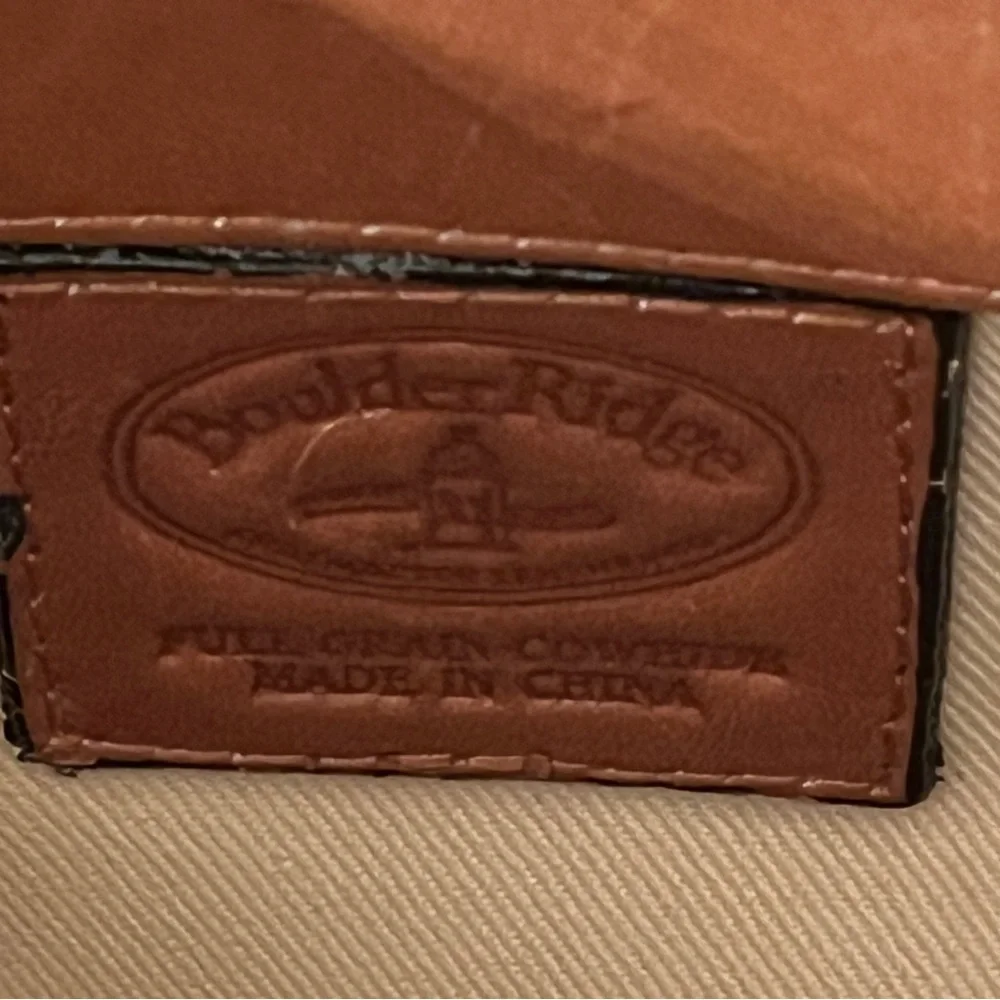 Boulder Ridge Leather Crossbody Purse